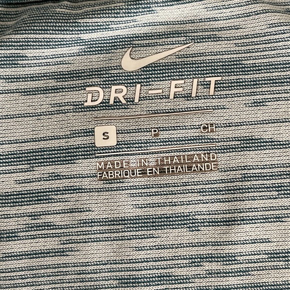 Nike Activity Shirt Women Sz S Gently used - Picture 5 of 7